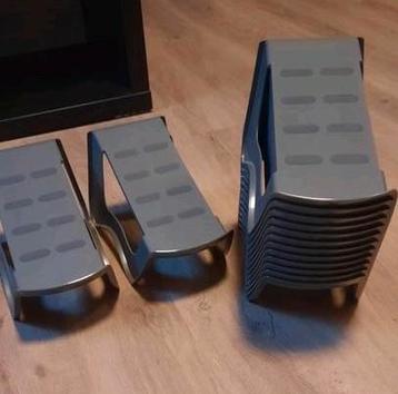 Nieuwe schoenen standaard set voor 7 paar schoenen beschikbaar voor biedingen