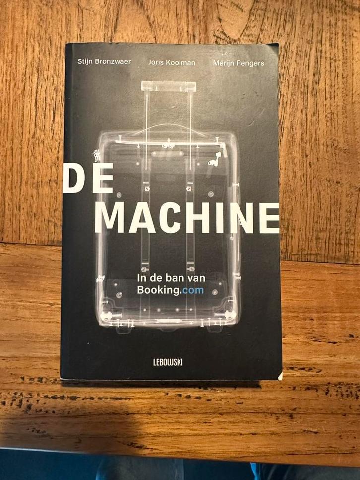 De Machine, Boeken, Film, Tv en Media, Gelezen, Ophalen of Verzenden