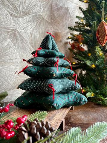 Handgemaakt vintage stoffen kerstboompje – kerstdecoratie beschikbaar voor biedingen