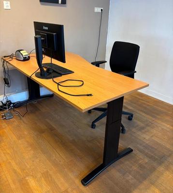 Verstelbaar bureau