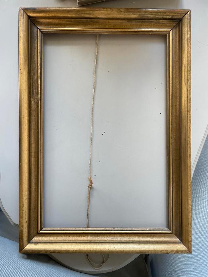 Oude goudkleurige houten lijst, Huis en Inrichting, Woonaccessoires | Lijsten, Gebruikt, Minder dan 50 cm, Hout, Ophalen of Verzenden