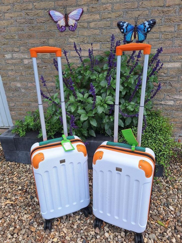 Nieuw 2 stuks De Postcode Loterij-reiskoffer, Sieraden, Tassen en Uiterlijk, Koffers, Nieuw, Hard kunststof, 50 tot 60 cm, Ophalen