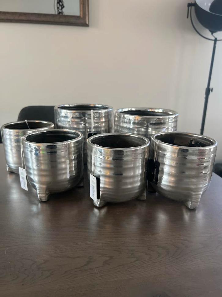 Nieuw! 5x Bloempotten Set - Zilver, Robuust, 3 Pootjes, Tuin en Terras, Bloembakken en Plantenbakken, Zo goed als nieuw, Steen