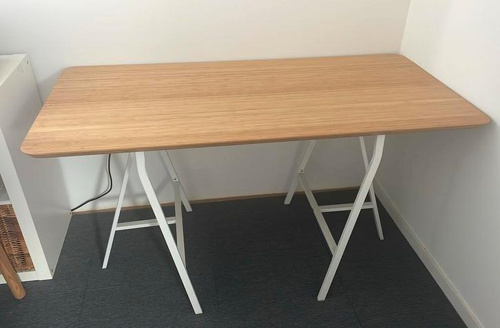 Ikea Anfallare bureau tafelblad hout wit bamboe, Huis en Inrichting, Bureaus, Gebruikt, Bureau, Ophalen