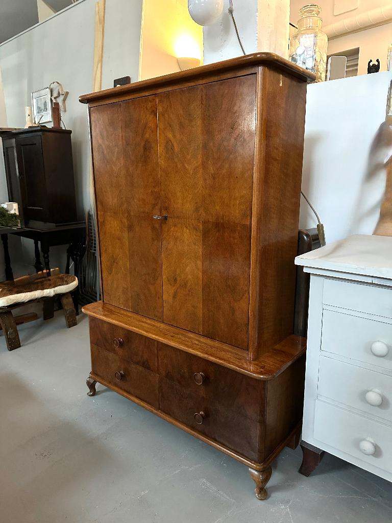 SALE: vintage kast Frankrijk, antieke buffetkast walnoothout, Huis en Inrichting, Kasten | Buffetkasten, Ophalen, Gebruikt, 100 tot 150 cm