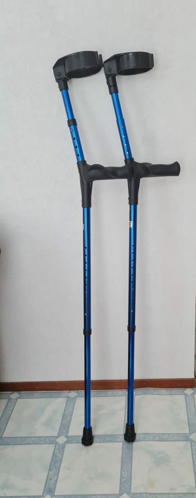 Loopkrukken van het EZ CRUTCH Paar keer gebruikt meer is nie, Ophalen of Verzenden, Nieuw