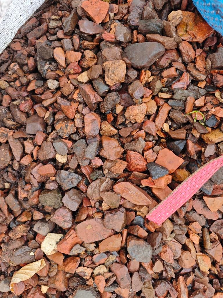 Gratis | Rode mijnsteen | Split | Scoria | Western sunset, Tuin en Terras, Ophalen, Split
