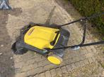 Karcher veegmachine, Tuin en Terras, Veegmachines, Ophalen, Zo goed als nieuw