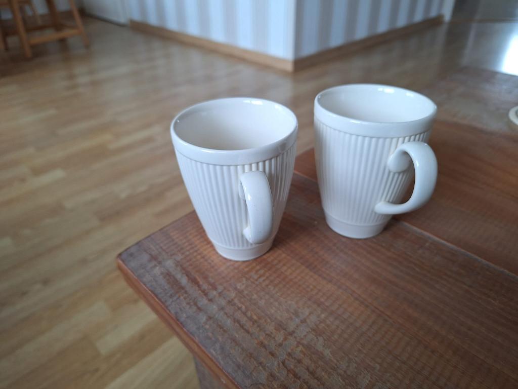 2 wedgwood kopjes, Ophalen of Verzenden, Zo goed als nieuw, Wedgwood, Kop(pen) en/of Schotel(s)