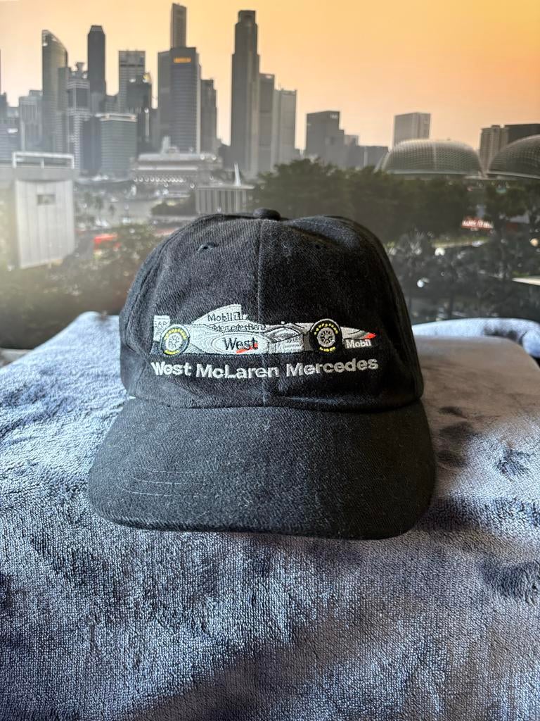 Vintage West McLaren Mercedes F1 pet jaren '90 - Nieuwstaat, Ophalen of Verzenden, Nieuw, One size fits all, Pet