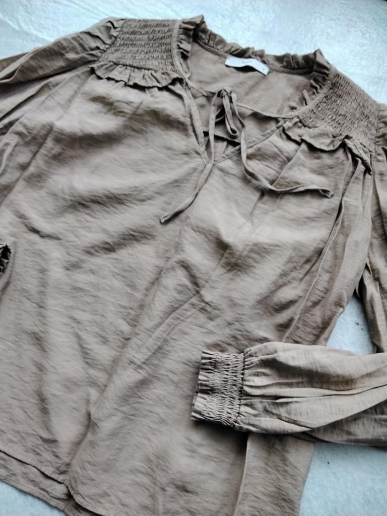 Pigalle blouse, maat M, nieuwstaat, Maat 38/40 (M), Bruin, Ophalen of Verzenden, Pigalle