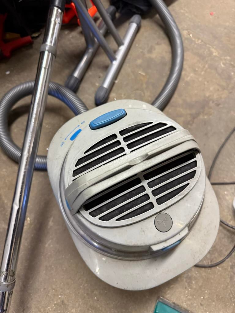 Gebruikte Stofzuiger - Werkt nog goed, Witgoed en Apparatuur, Stofzuigers, Ophalen, Gebruikt, Stofzak, Stofzuiger