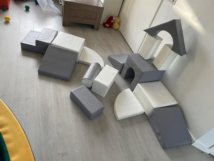 Iglu speelblokken meedere sets, Kinderen en Baby's, Speelgoed | Bouwstenen, Zo goed als nieuw, Ophalen of Verzenden