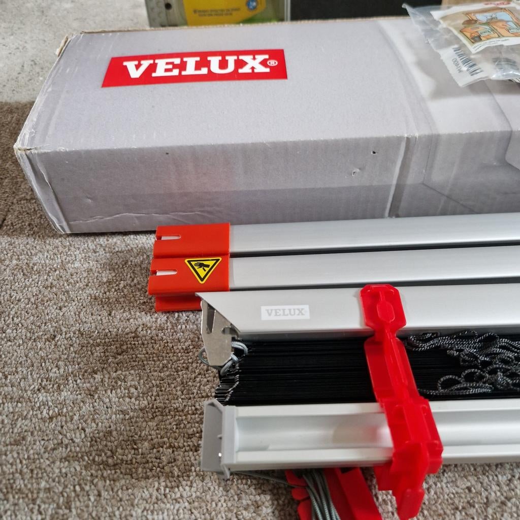 Velux jaloezie zwart S08, Ophalen, Zwart, Nieuw, 50 tot 100 cm