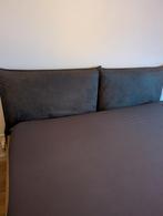 Houten bedframe 180x200 met grijze achterwand en kussens, Tweepersoons, Ophalen of Verzenden, 180 cm, Grijs