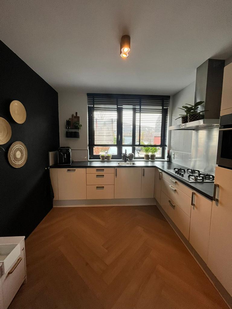 Hoekkeuekn 2830*3200 met inbouwpparaten., Gebruikt, Wit, Hoekkeuken, Ophalen of Verzenden