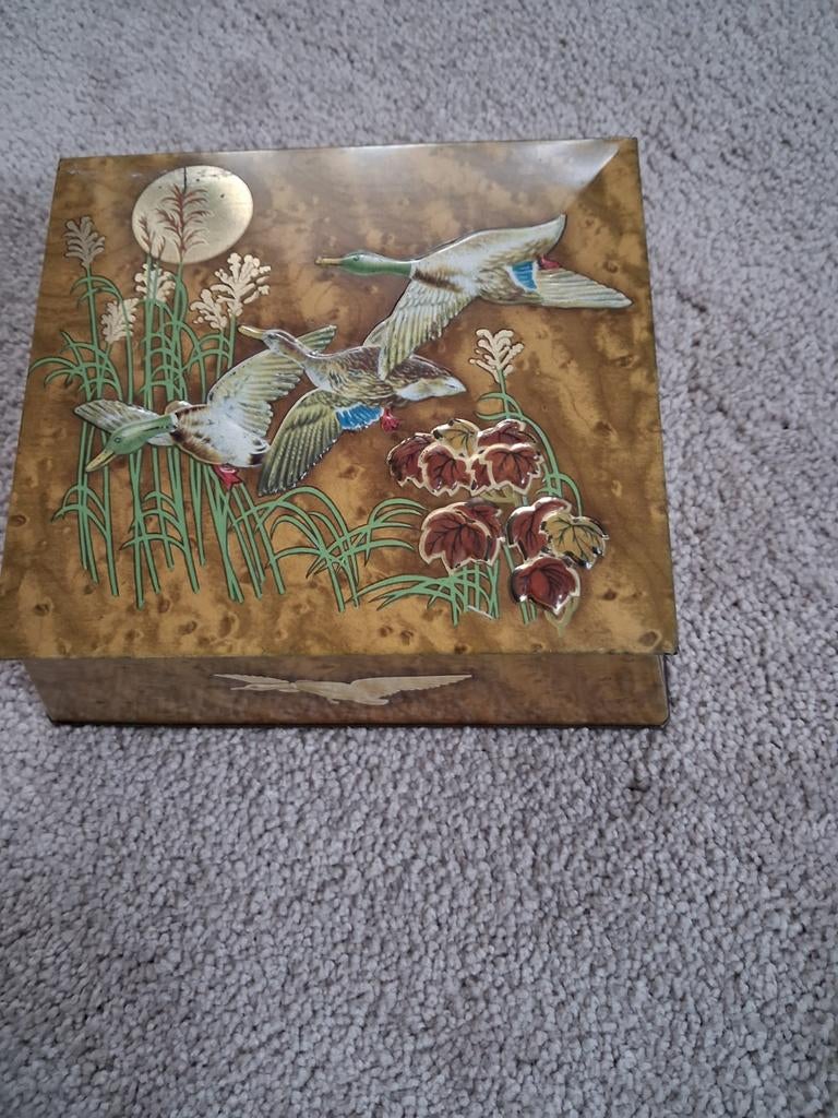 Vintage metal doos met eenden en riet motief, Minder dan 50 cm, Gebruikt, Minder dan 50 cm, Ophalen of Verzenden