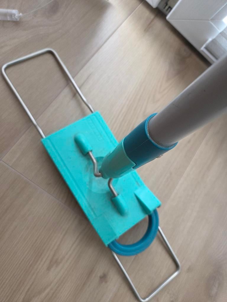 Leifheit swiffer dweilstok, Huis en Inrichting, Schoonmaakartikelen, Ophalen
