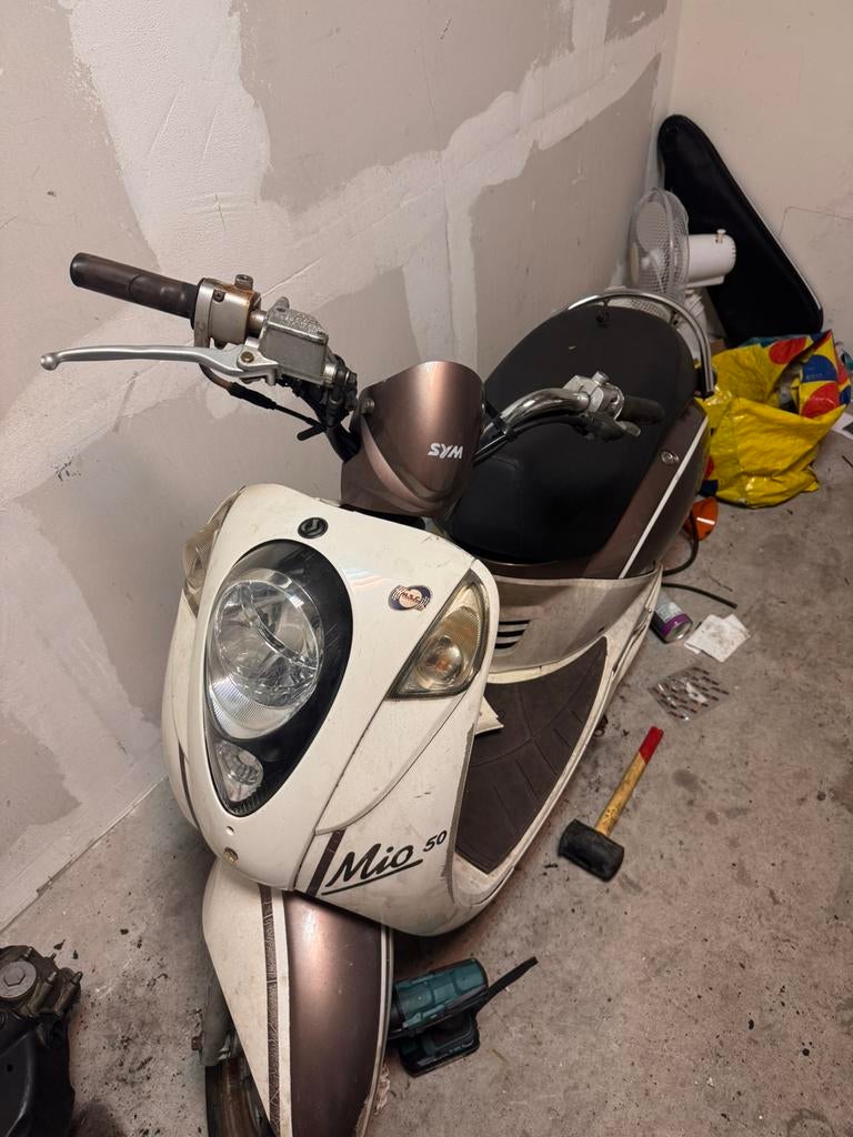 Sym mio zonder motorblok, Fietsen en Brommers, Scooters | SYM, Ophalen, Zo goed als nieuw, Benzine, Mio