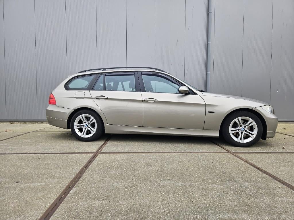 BMW 3-Serie 2.0 318 I Touring  AUT 2008 Beige /Youngtimer/, Automaat, 1995 cc, Zwart, 1435 kg