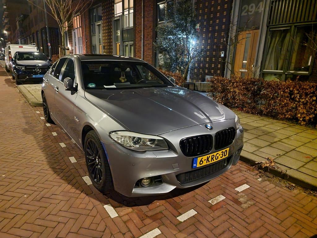BMW 5-Serie 528I 180KW Sedan Aut8 2013 Grijs, Auto's, BMW, Automaat, Euro 5, USB, Zwart