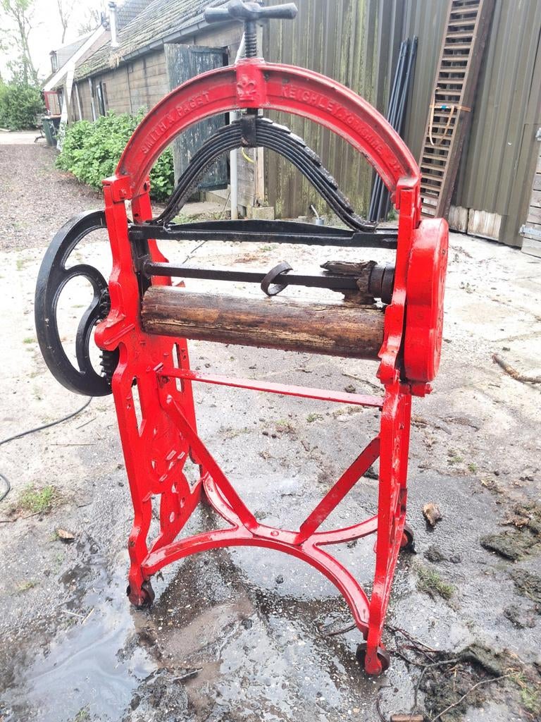 Antieke mangel, Ophalen