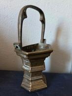 Bronzen wijwaterbakje, Ophalen of Verzenden, Brons
