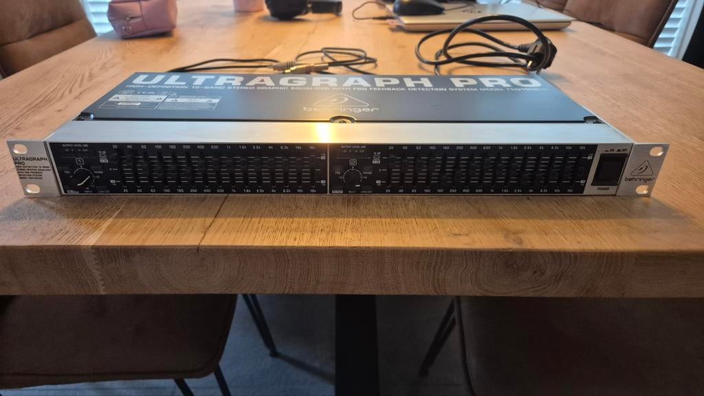 Behringer equalizer, Ophalen of Verzenden, Audio