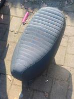 AGM scooterzadel, Fietsen en Brommers, Brommeronderdelen | Scooters, Ophalen, Gebruikt, Zadel, Overige merken