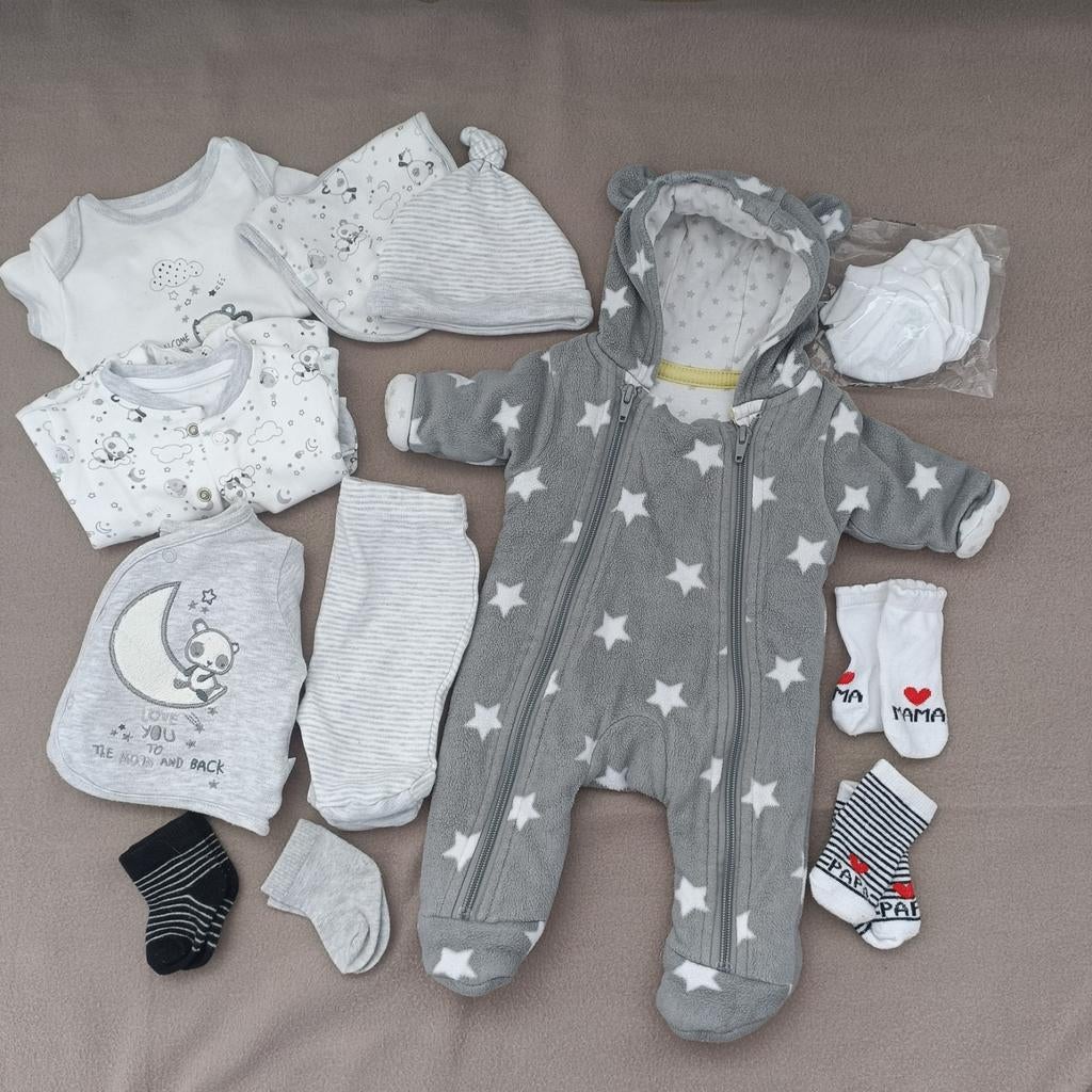 Complete kledingset voor pasgeboren baby (3 kg), Kinderen en Baby's, Babykleding | Prematuur, Ophalen, Zo goed als nieuw, Jongetje of Meisje