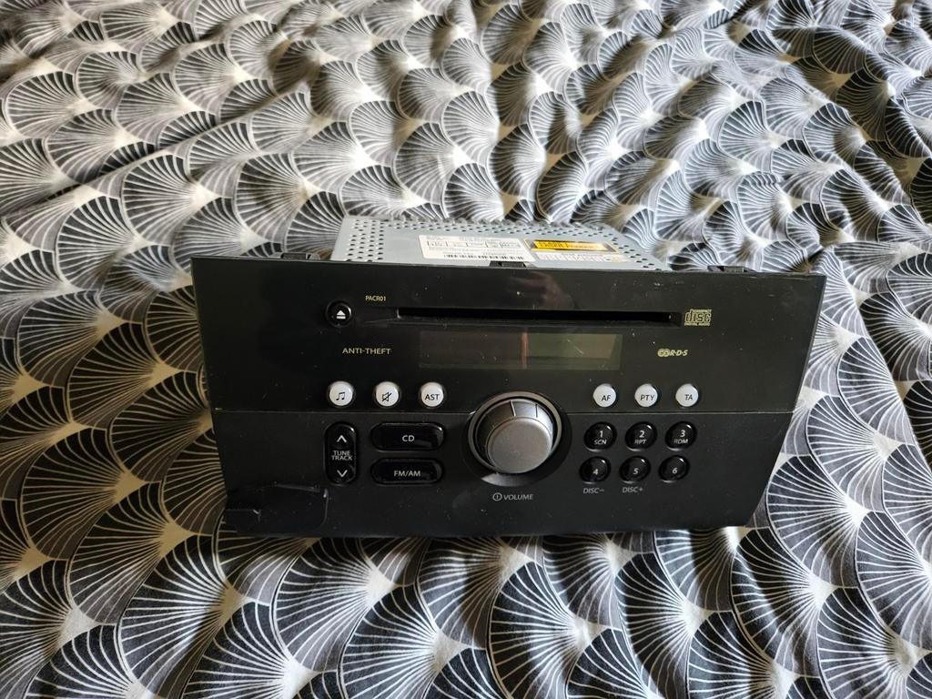 Suzuki Swift originele autoradio uit 2005, Ophalen, Gebruikt