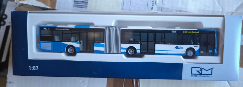 Rietze GVU Utrecht Mercedes gelede bus 1:87, Verzenden