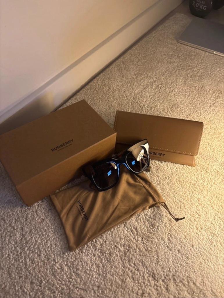Burberry Zonnebril Dames, Overige merken, Zonnebril, Bruin, Nieuw