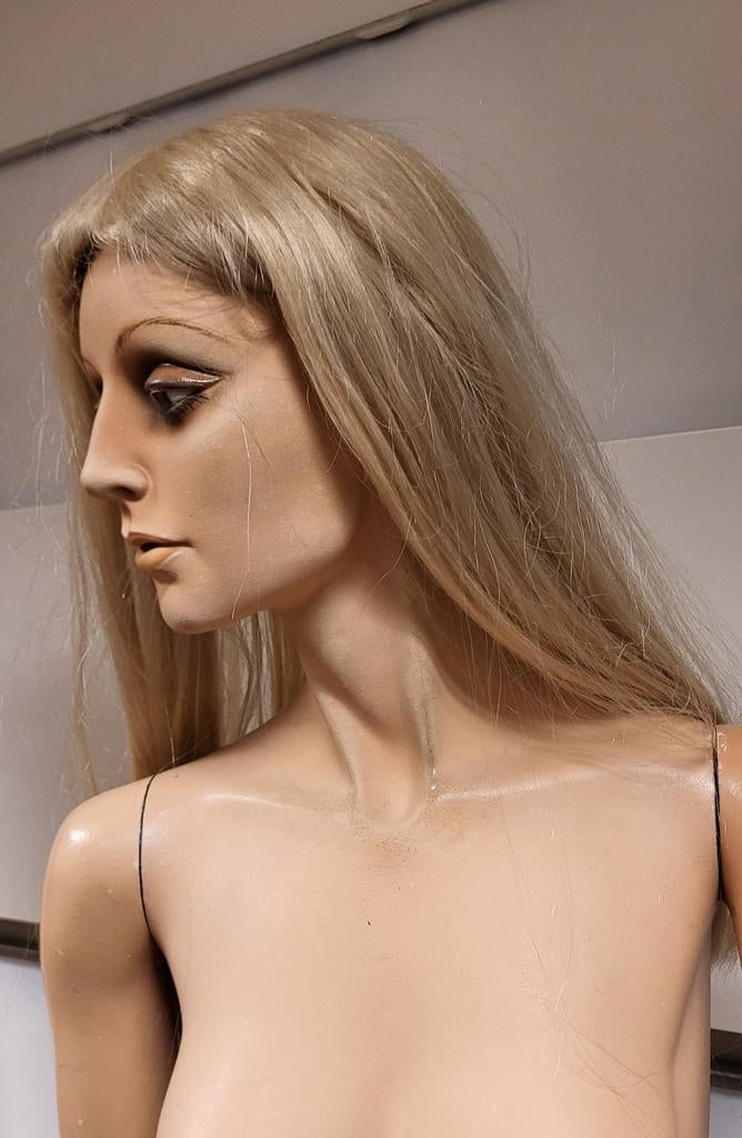 Etalagepop mannequin Hindsgaul, Ophalen