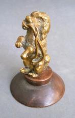 Om 1900 Bronzen Beeldje Hond Poedel met looplijn in de mond