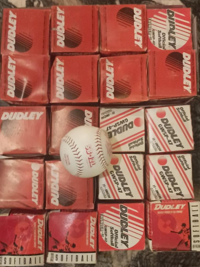 Softbal 22 vintage softballen Dudley, Ophalen of Verzenden, Nieuw