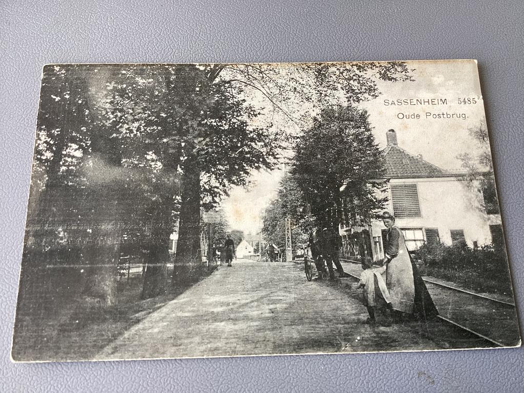 Sassenheim. Oude Postbrug. Mensen. Nauta 5485, Ophalen of Verzenden, Voor 1920, Zuid-Holland