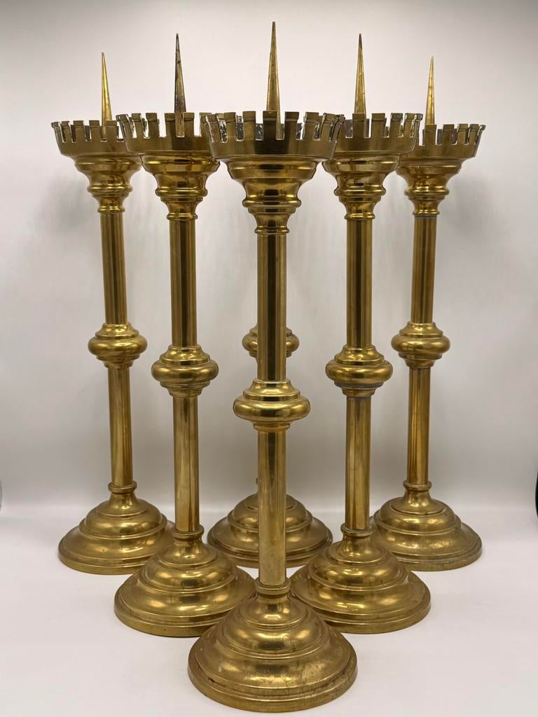 Set van 6 kerkkandelaren, messing, Antiek en Kunst, Antiek | Kandelaars, Ophalen of Verzenden, Koper of Brons