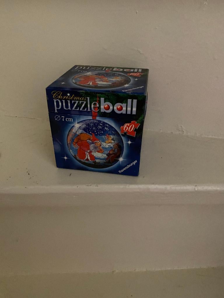 Puzzelbal Kerstmannen, Ophalen of Verzenden, Zo goed als nieuw