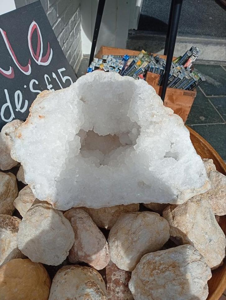 Melkkwarts of bergkristal Atlasgebergte Marokko, Verzamelen, Mineralen en Fossielen, Ophalen of Verzenden