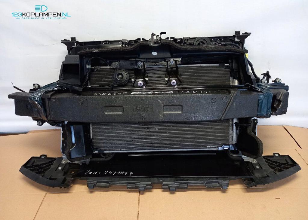 Toyota Yaris 4 / IV 1.5 Hybride Voorfront koelerpakket radia, Ophalen, Gebruikt, -, -