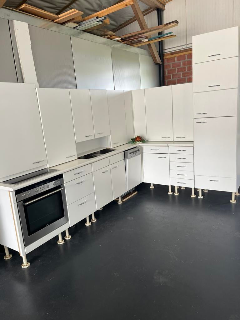 Mooie witte keuken, Ophalen, Wit, Hoekkeuken, Zo goed als nieuw