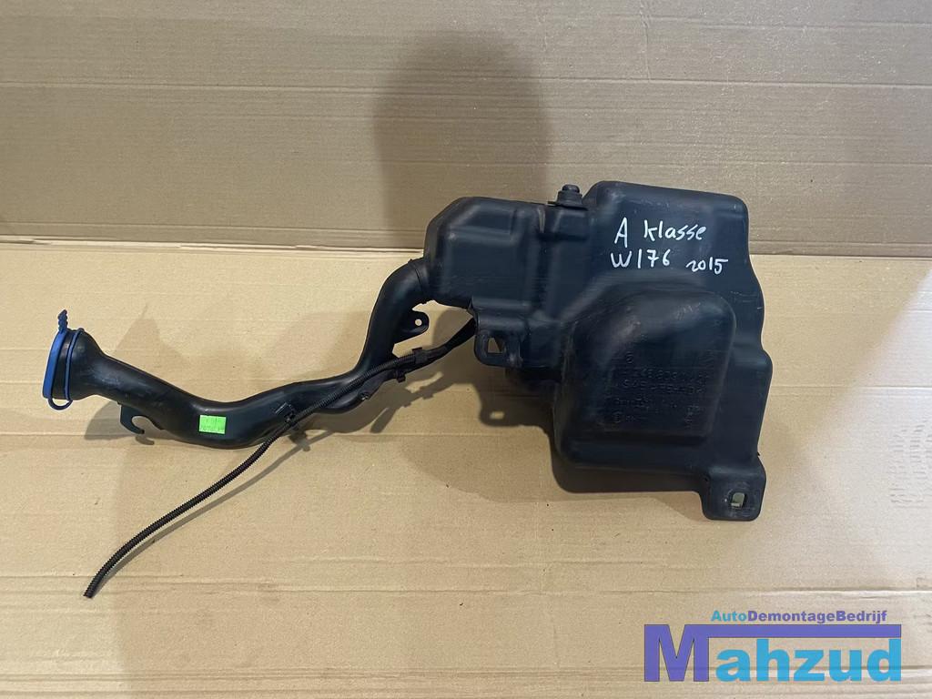 Mercedes A GLA CLA C117 W176 ruitensproeiertank A2468690220, Auto-onderdelen, Ruiten en Toebehoren, Gebruikt, Mercedes-Benz AG
