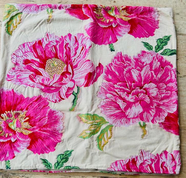 2 kussenhoezen Manuel Canovas (?), Huis en Inrichting, Woonaccessoires | Kussens, Zo goed als nieuw, Roze, Vierkant, Ophalen of Verzenden