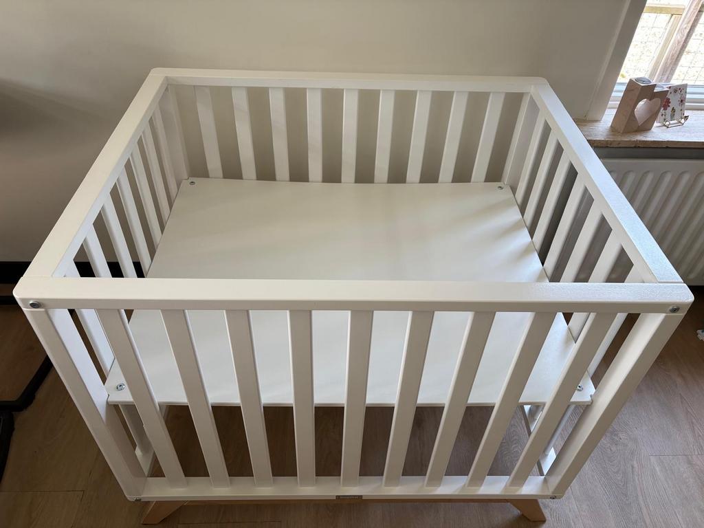 Bopita box Lyn - minimale gebruikerssporen, Kinderen en Baby's, Boxen, Ophalen, Zo goed als nieuw, Vierkant, In hoogte verstelbaar