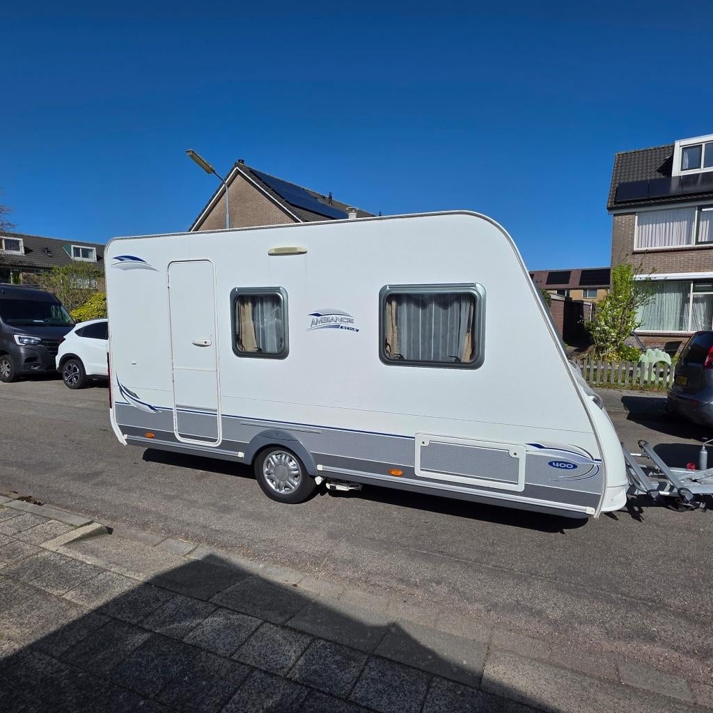 CARAVELAIR AMBIANCE STYLE 400  Jaar 2011, Ringverwarming, Treinzit, 750 - 1000 kg, Particulier