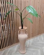 Grote terracotta vaas met kunstplant hoogte 90 cm, Ophalen, Overige kleuren, Aardewerk of Porselein, Zo goed als nieuw