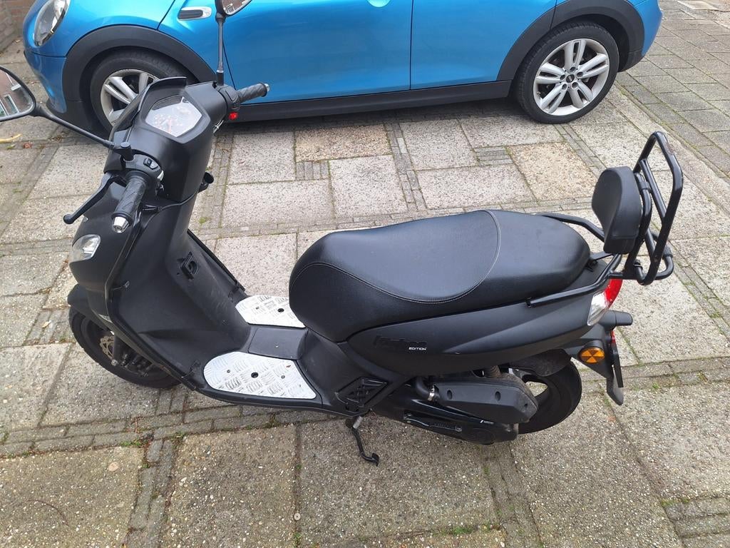 Peugeot Kisbee snorscooter, Ophalen of Verzenden, Zo goed als nieuw, Benzine, Peugeot