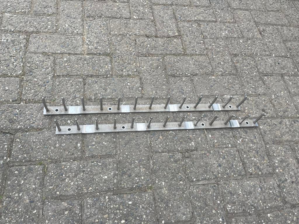 Metalen balkenrek / slagersrek (dents de loups), Ophalen, Gebruikt