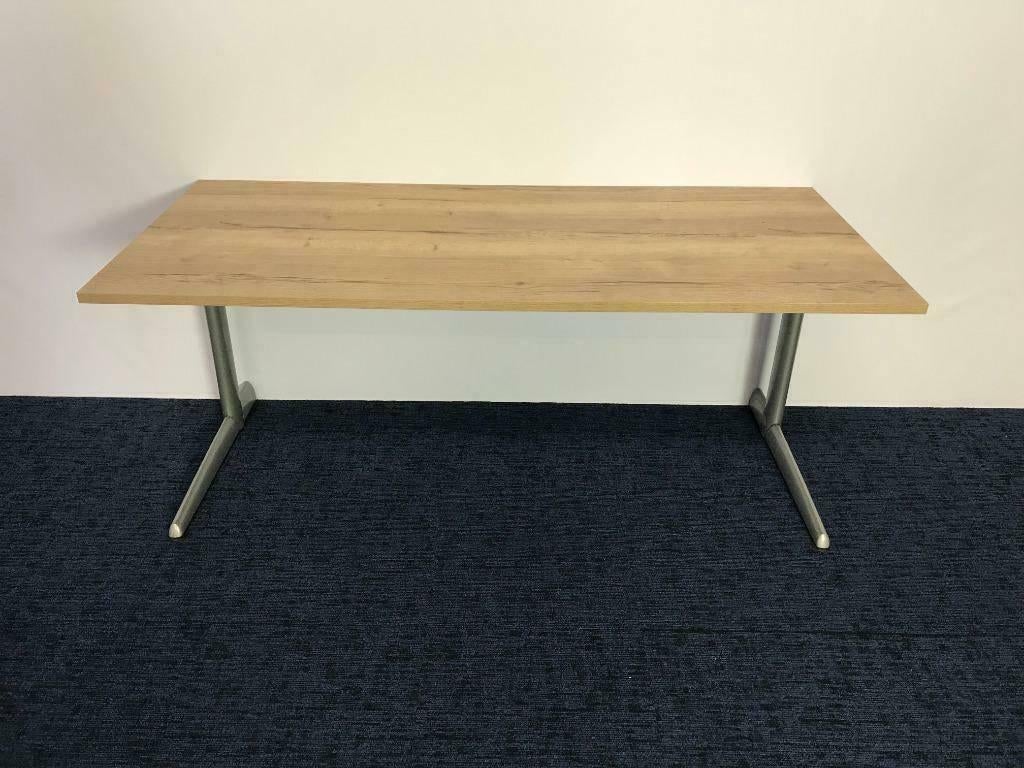 Partij bureaus met nieuw blad en gebruikt merk onderstel, Ophalen, Gebruikt, In hoogte verstelbaar, Computerbureau